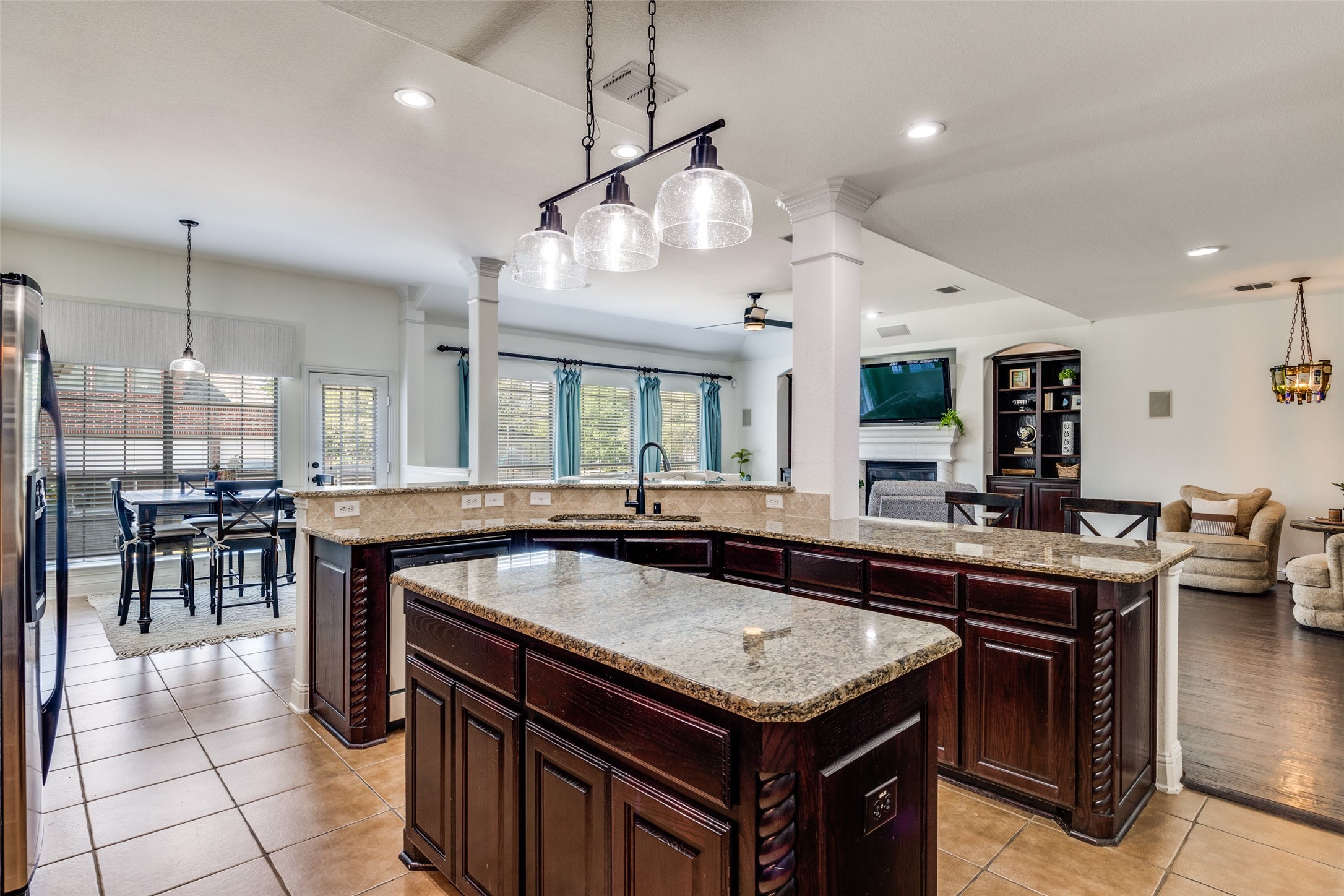 400 S Hampton Court Lewisville TX 75056