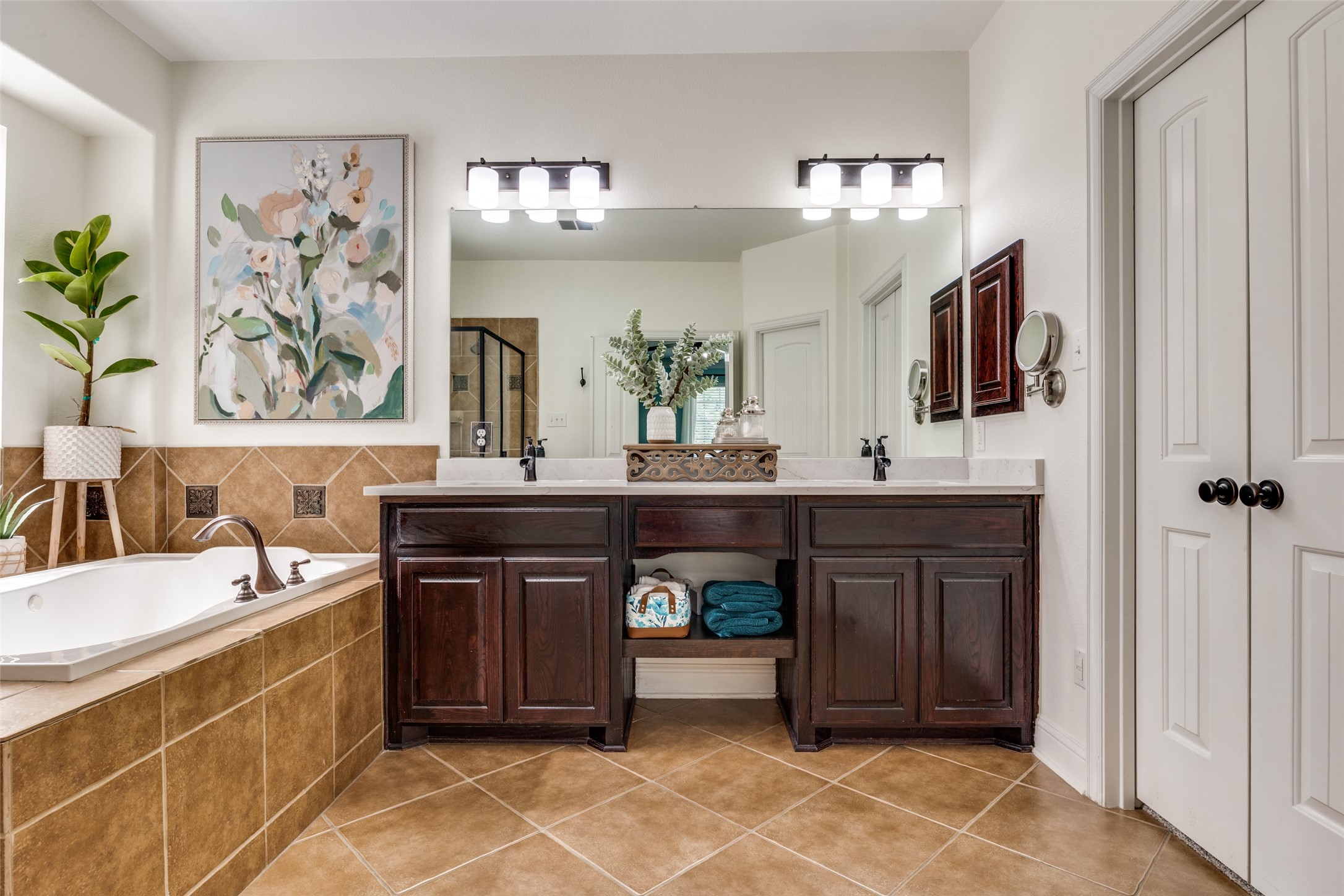400 S Hampton Court Lewisville TX 75056