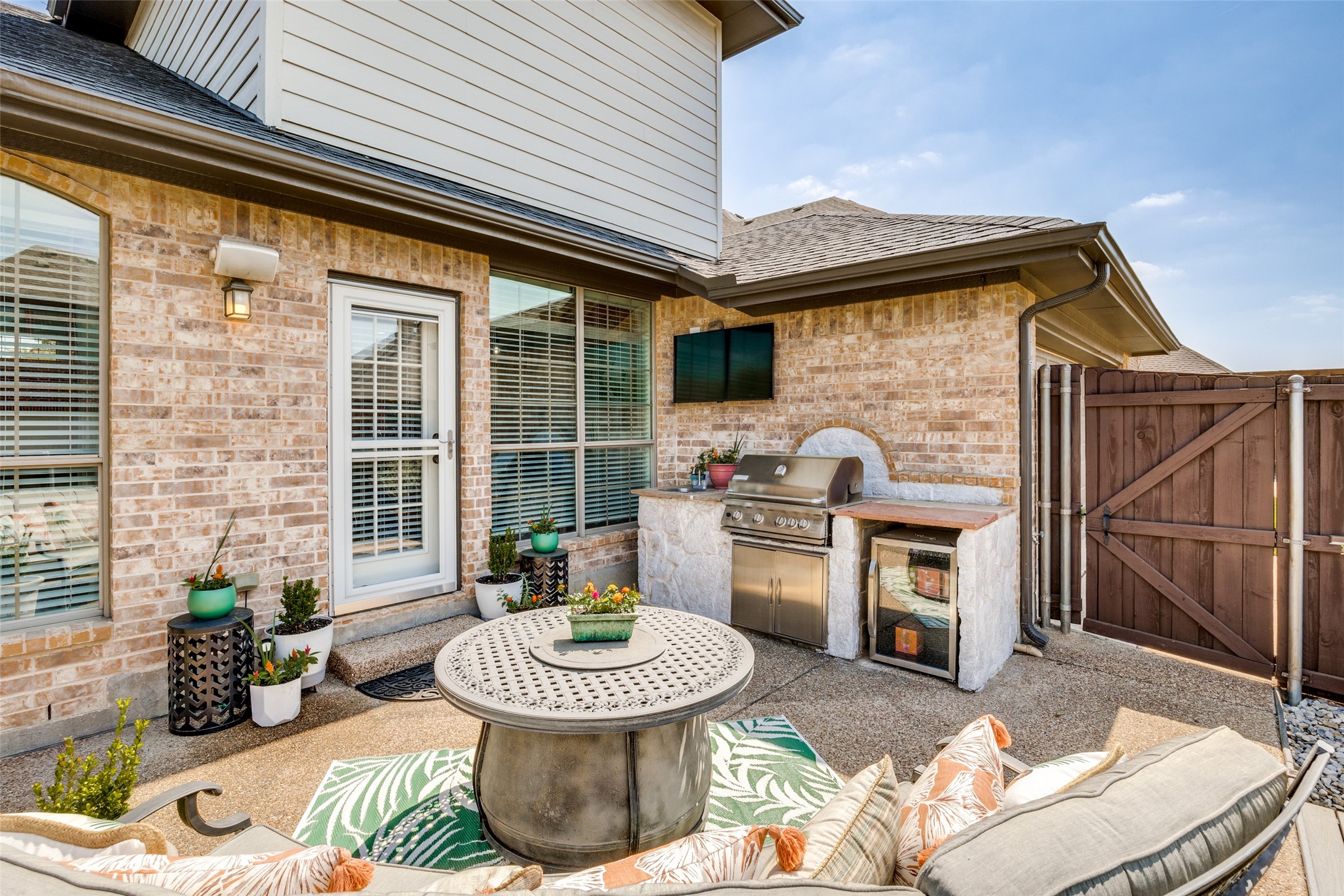 400 S Hampton Court Lewisville TX 75056