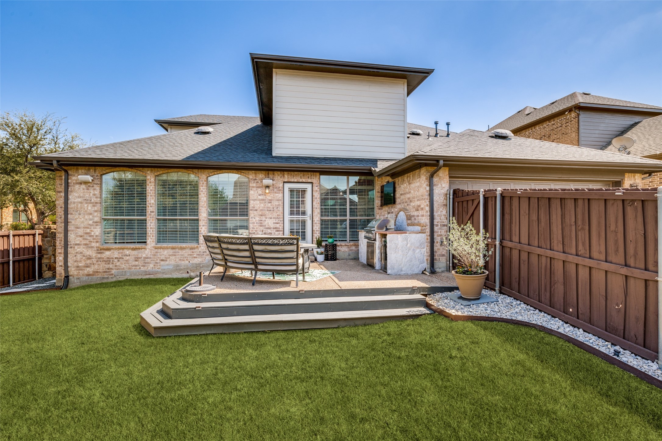 400 S Hampton Court Lewisville TX 75056