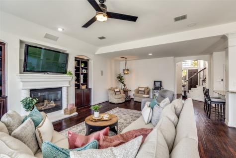 400 S Hampton Court Lewisville TX 75056