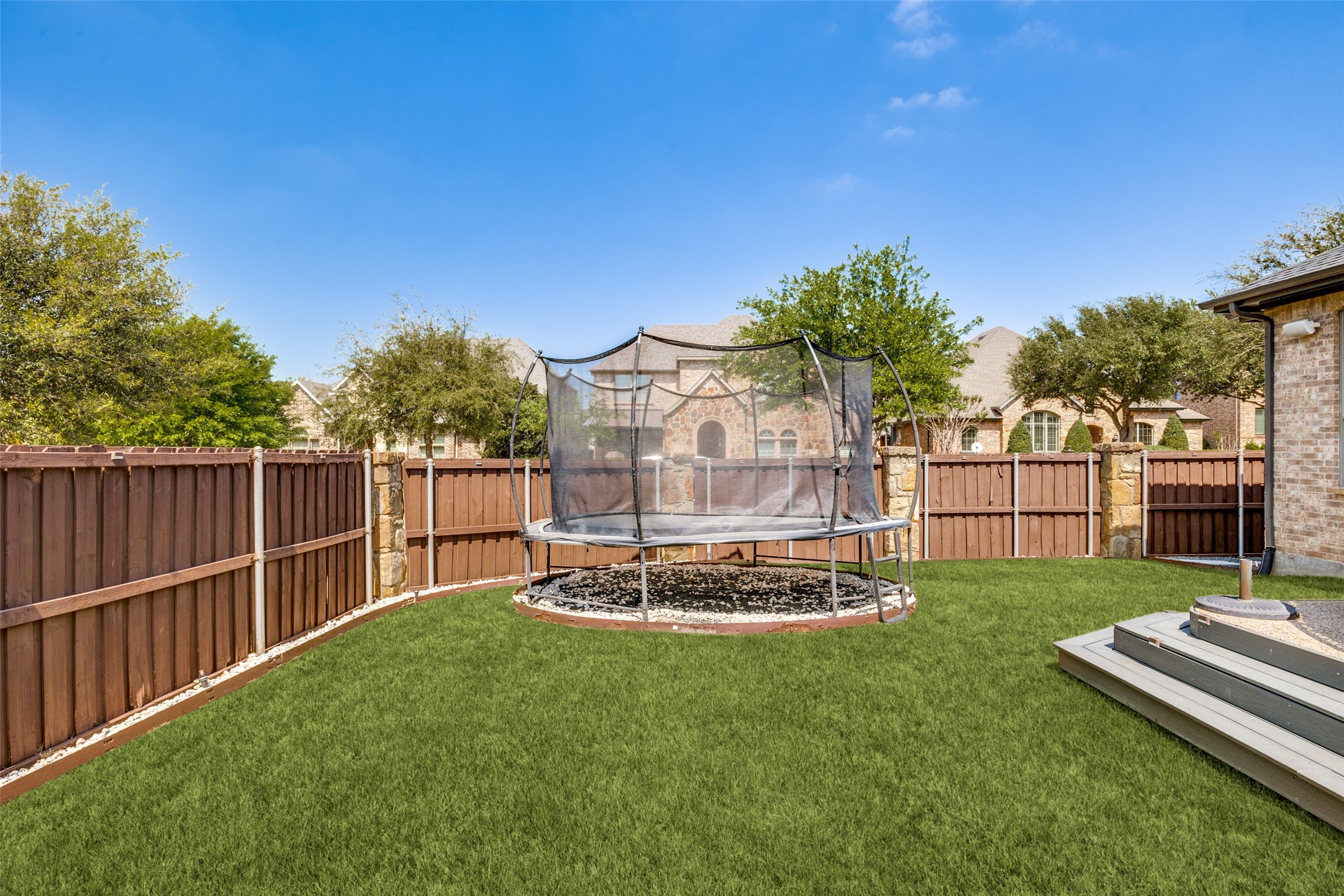400 S Hampton Court Lewisville TX 75056