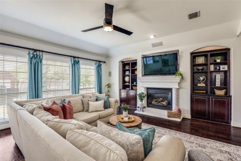 400 S Hampton Court Lewisville TX 75056