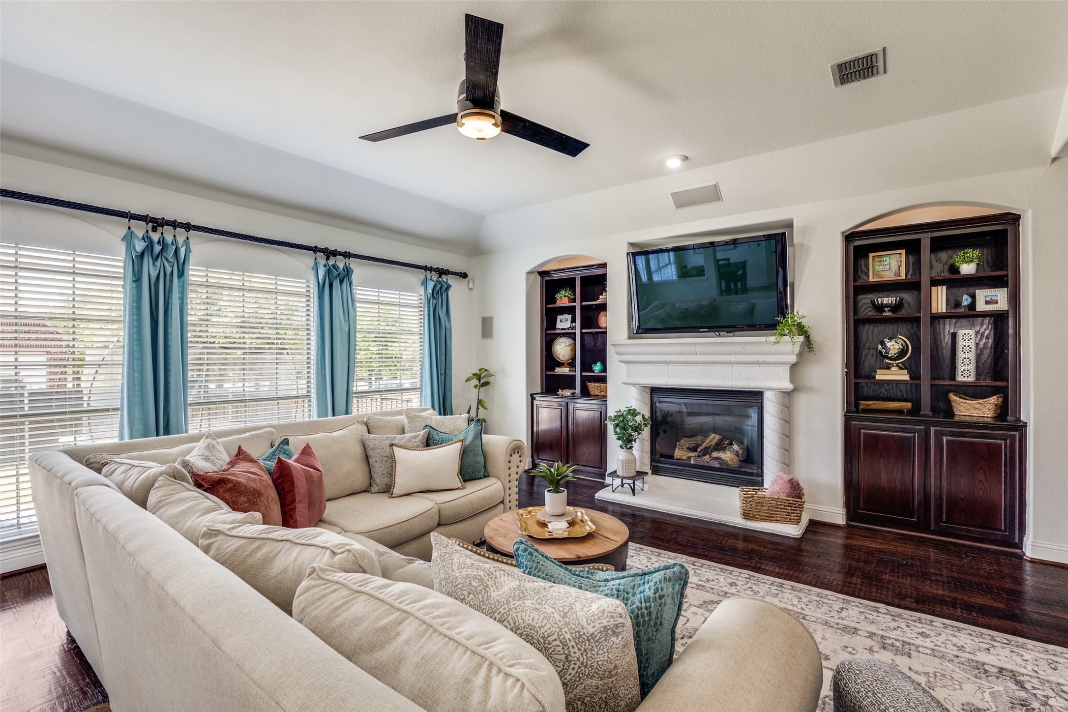 400 S Hampton Court Lewisville TX 75056