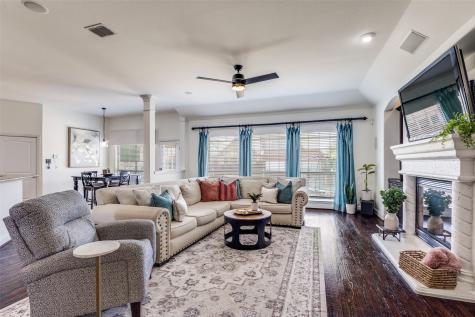 400 S Hampton Court Lewisville TX 75056