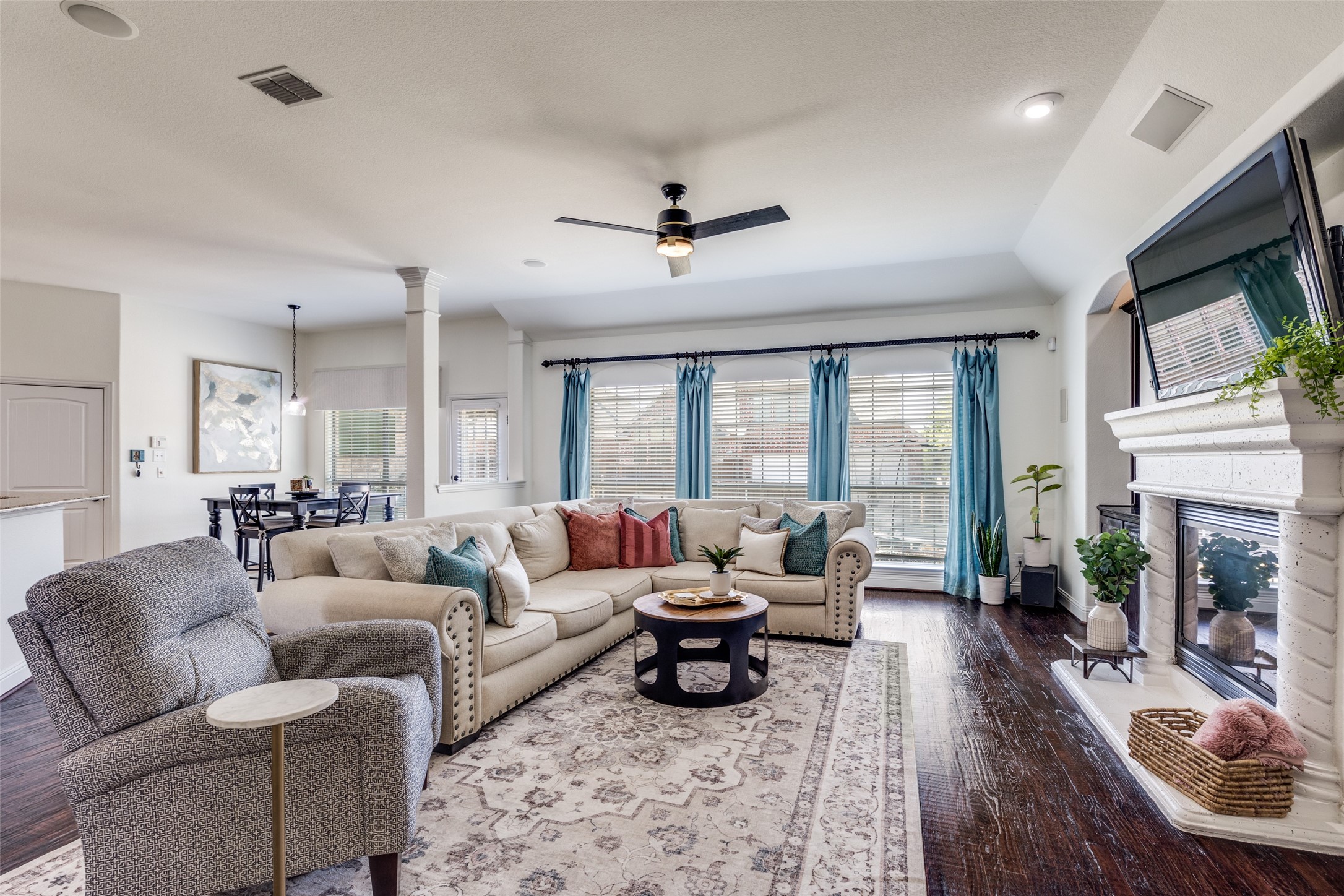 400 S Hampton Court Lewisville TX 75056