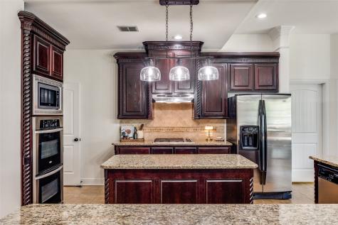 400 S Hampton Court Lewisville TX 75056