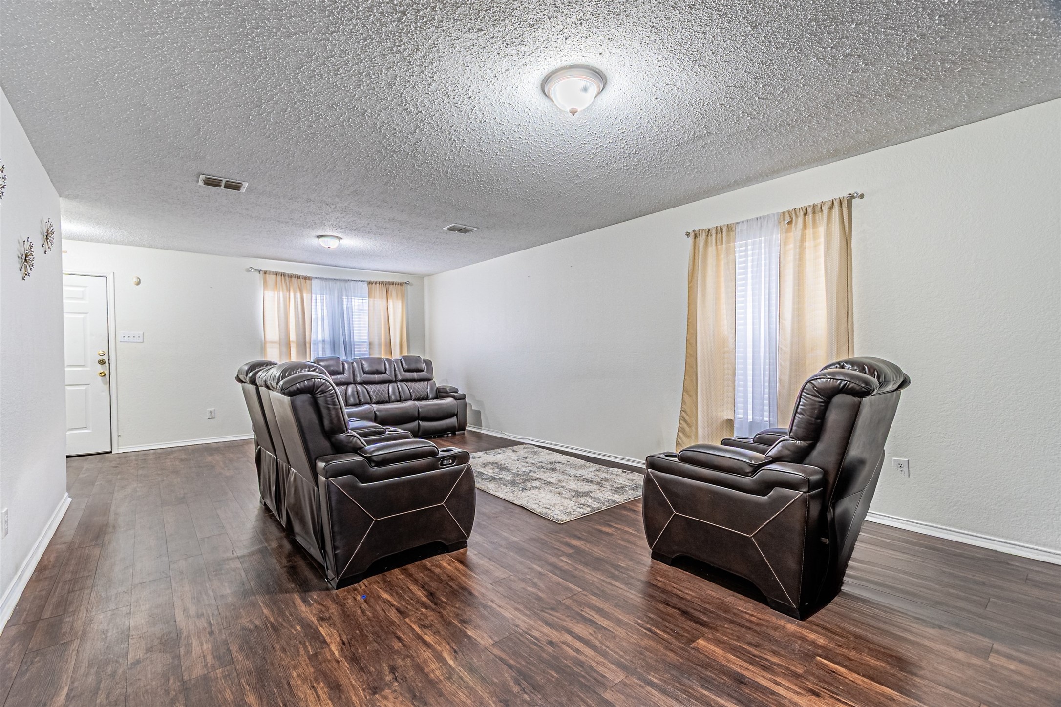 3016 Cesareo Drive Grand Prairie TX 75052