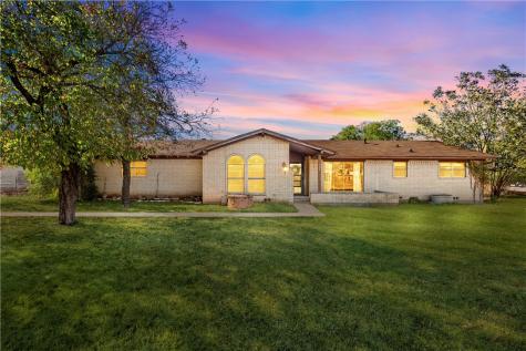 124 Fm 1996 Oglesby TX 76561