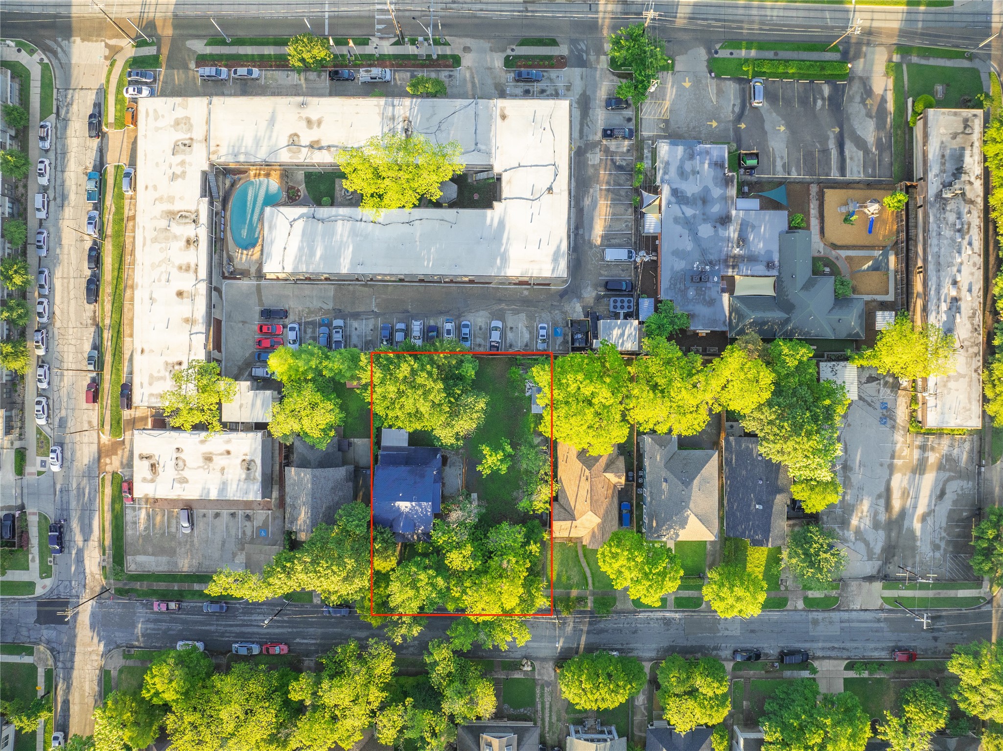 824 Elsbeth Street Dallas TX 75208