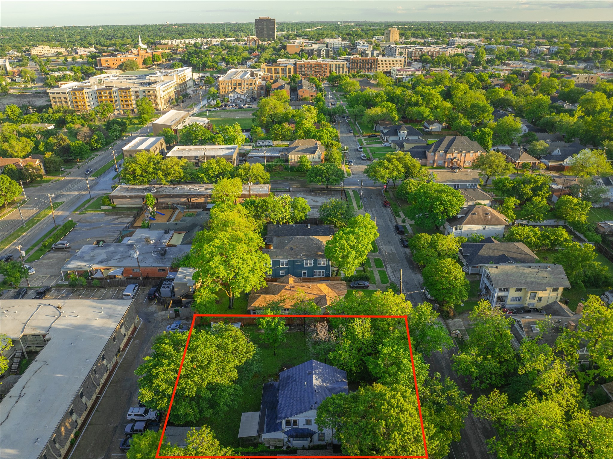 824 Elsbeth Street Dallas TX 75208