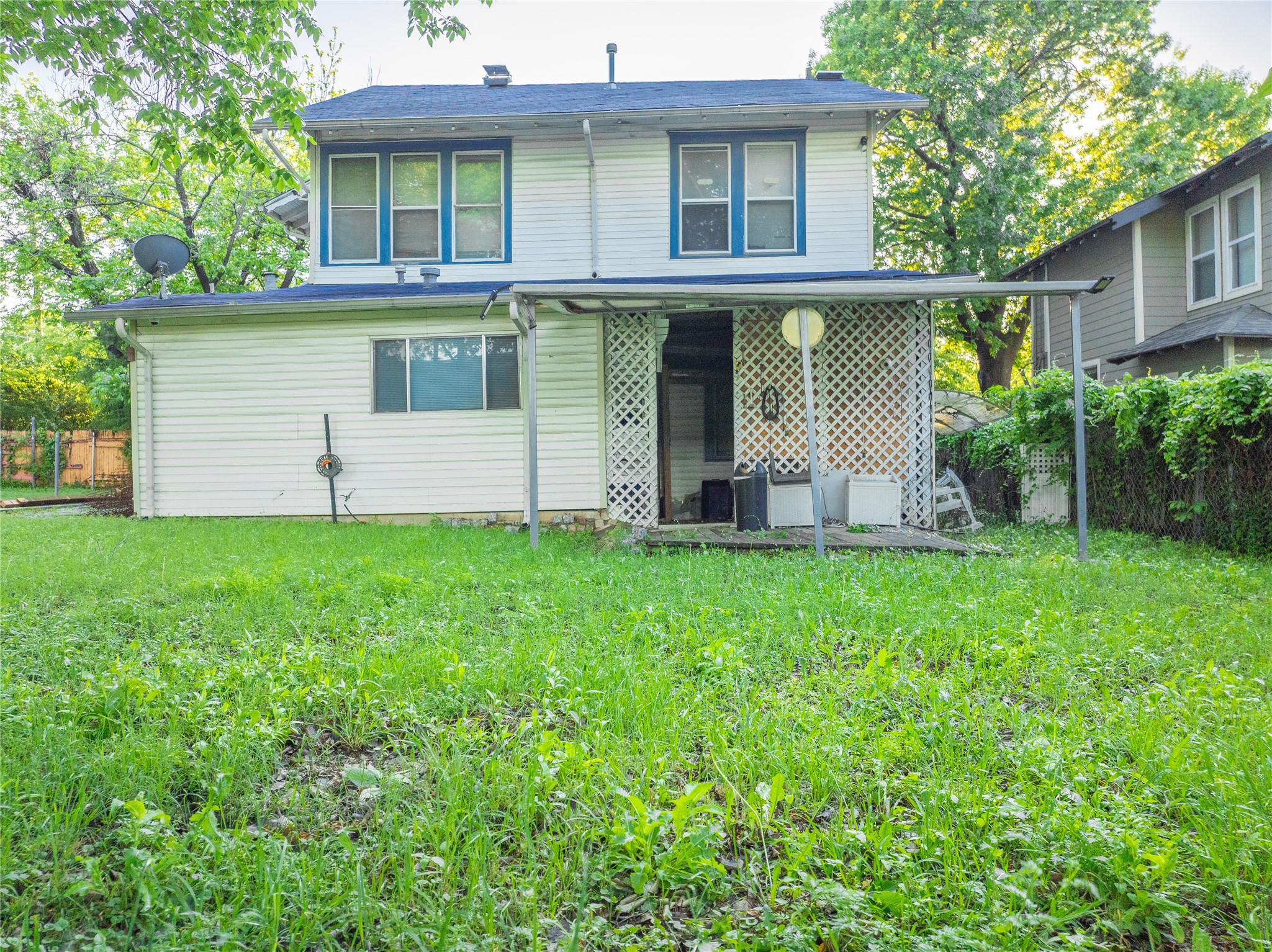 824 Elsbeth Street Dallas TX 75208
