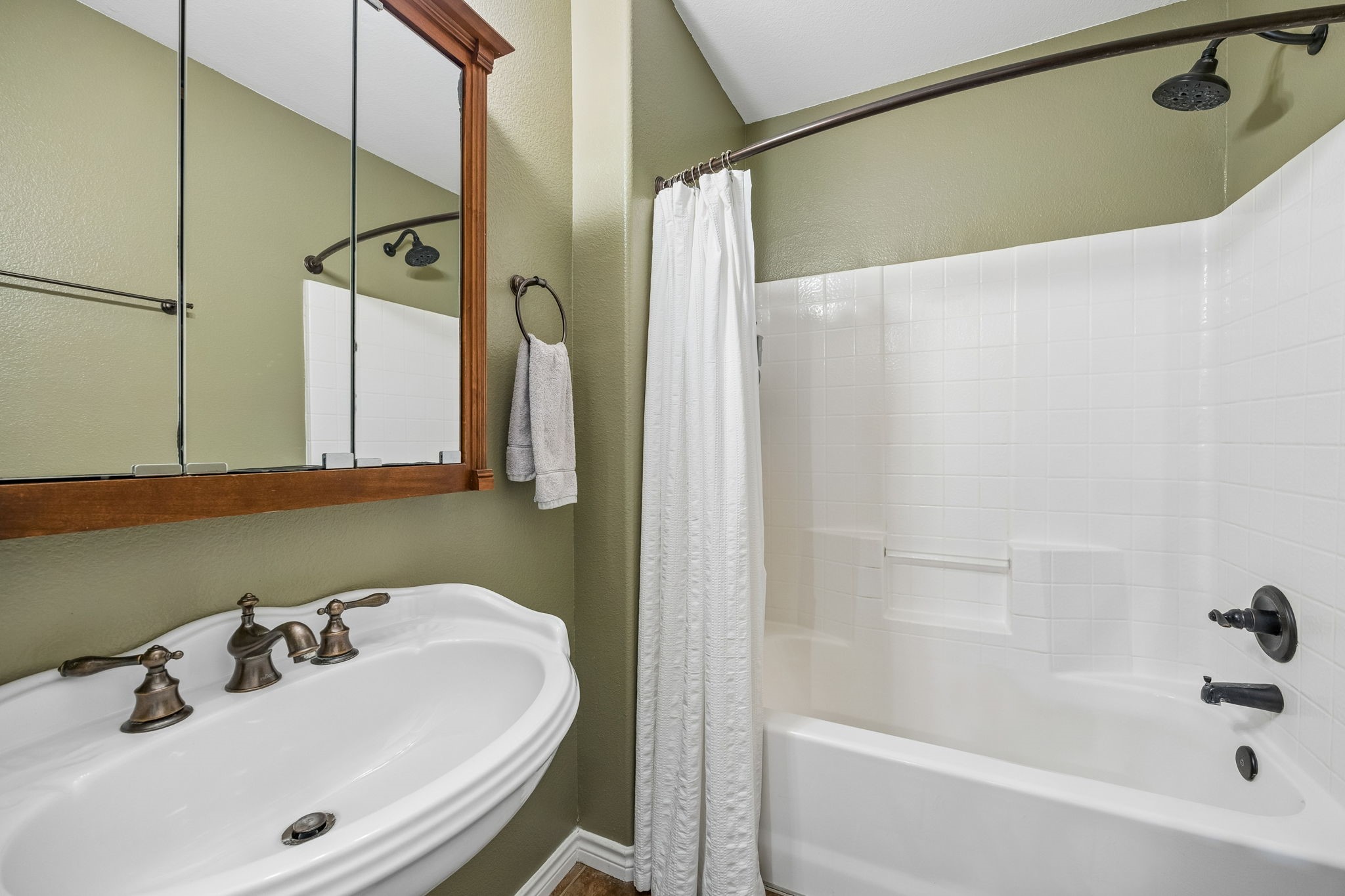 4636 Calmont Avenue Fort Worth TX 76107