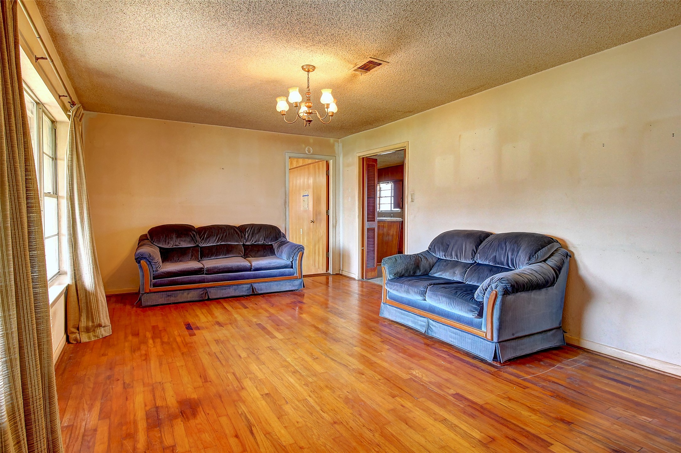 512 N Sherley Avenue Anna TX 75409