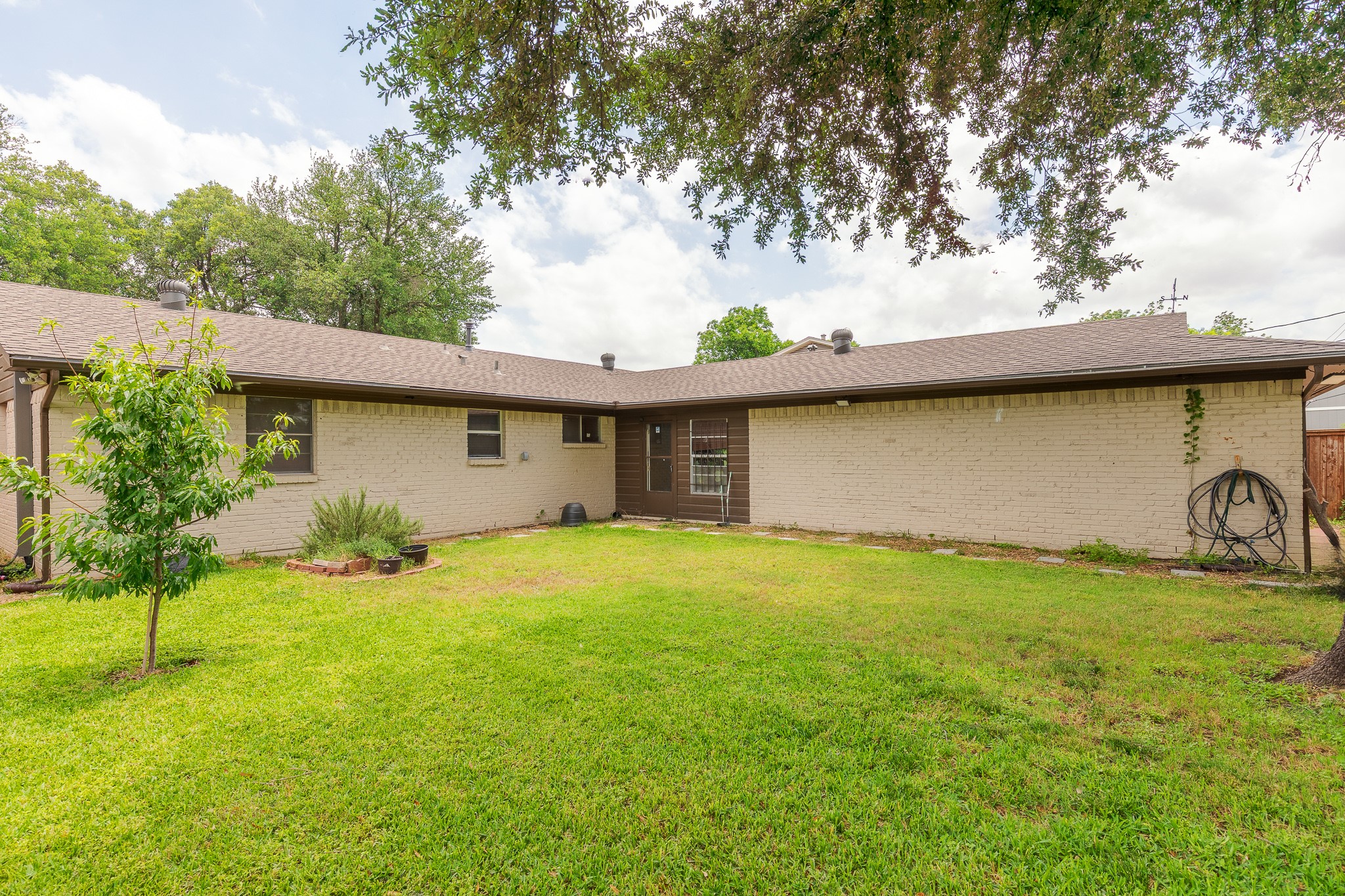 11245 Buchanan Drive Dallas TX 75228