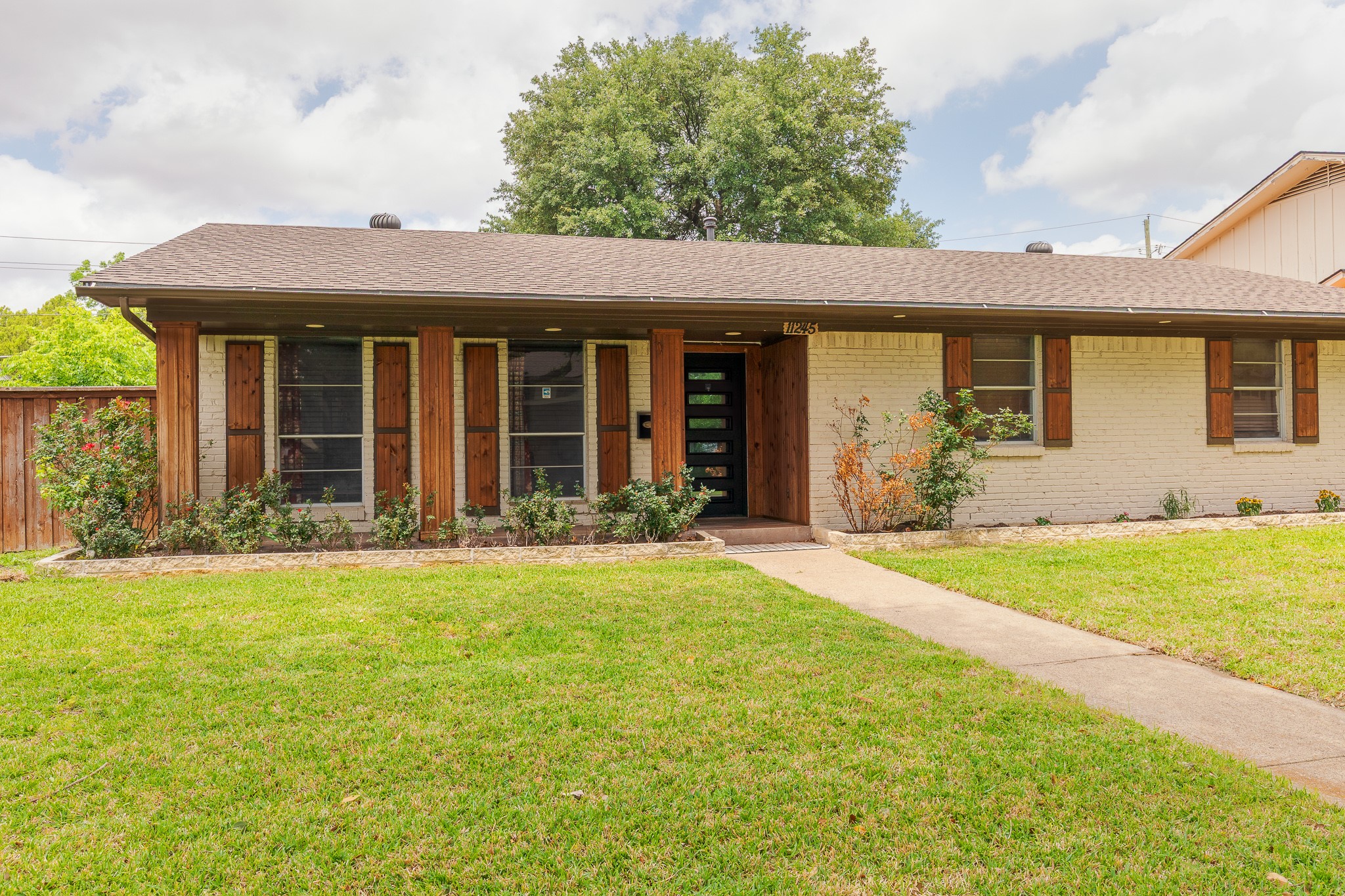 11245 Buchanan Drive Dallas TX 75228