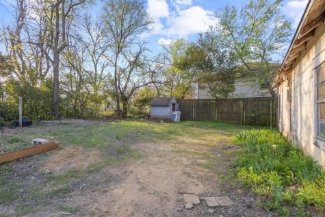 912 N Tone Avenue Denison TX 75020