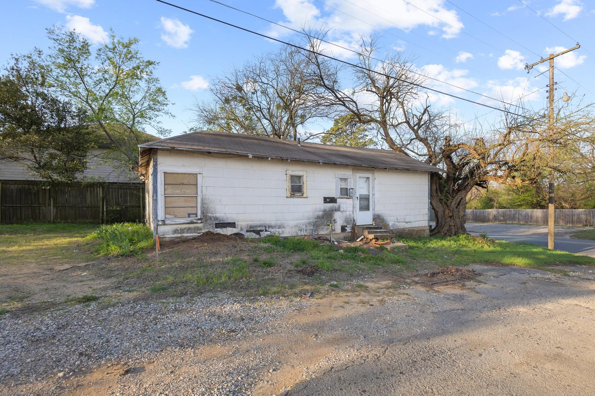 912 N Tone Avenue Denison TX 75020