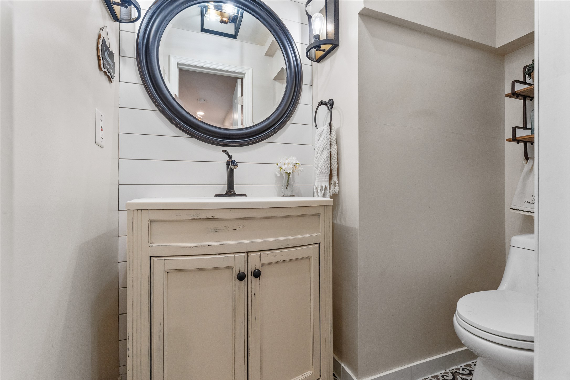 5010 Roundtable Lane Garland TX 75044