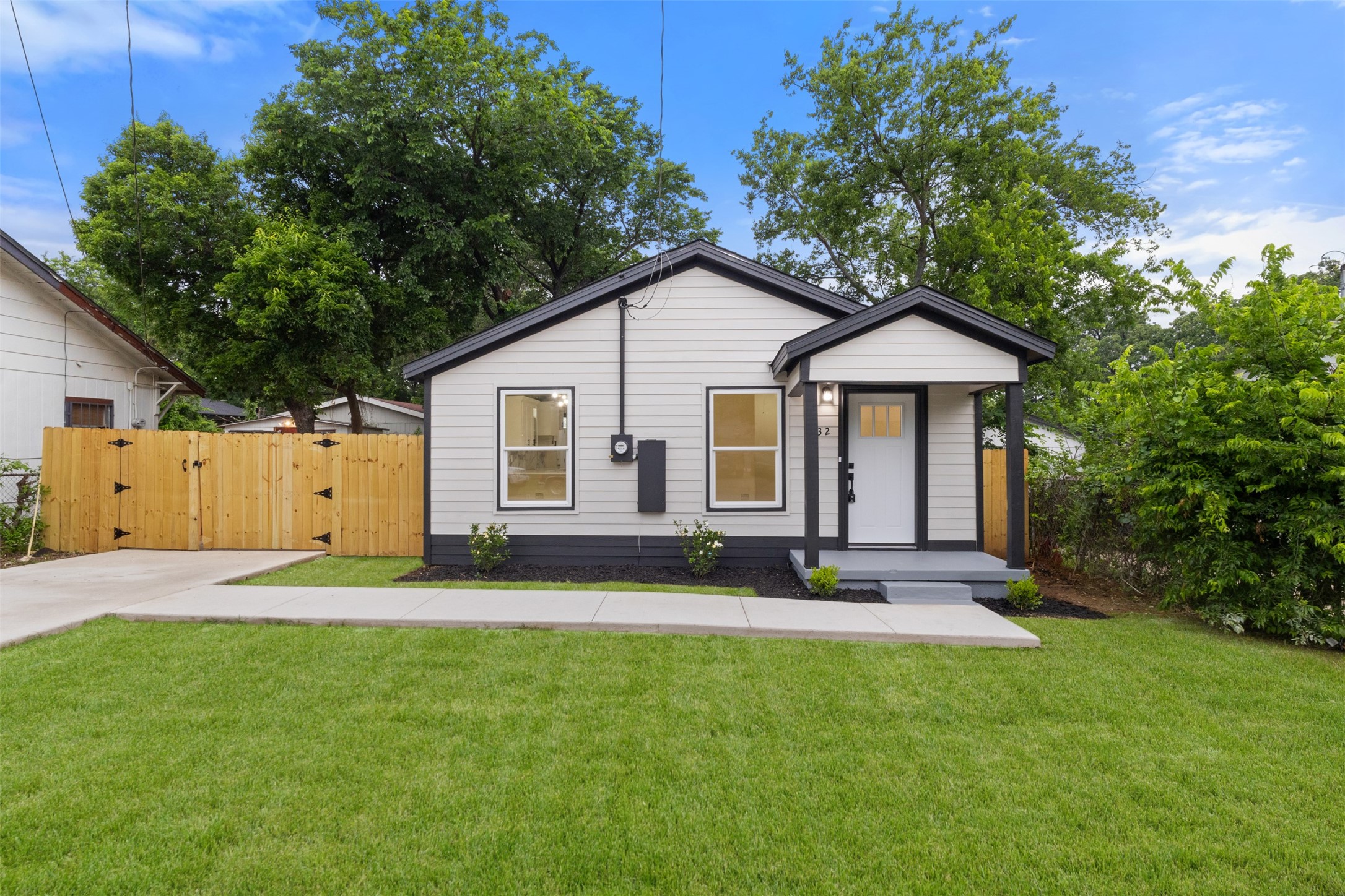 1832 Arch Street Fort Worth TX 76105