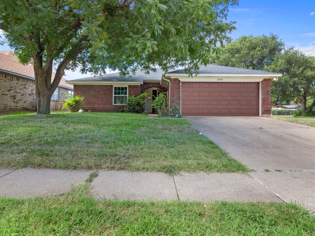 2700 Amberton Place Euless TX 76040