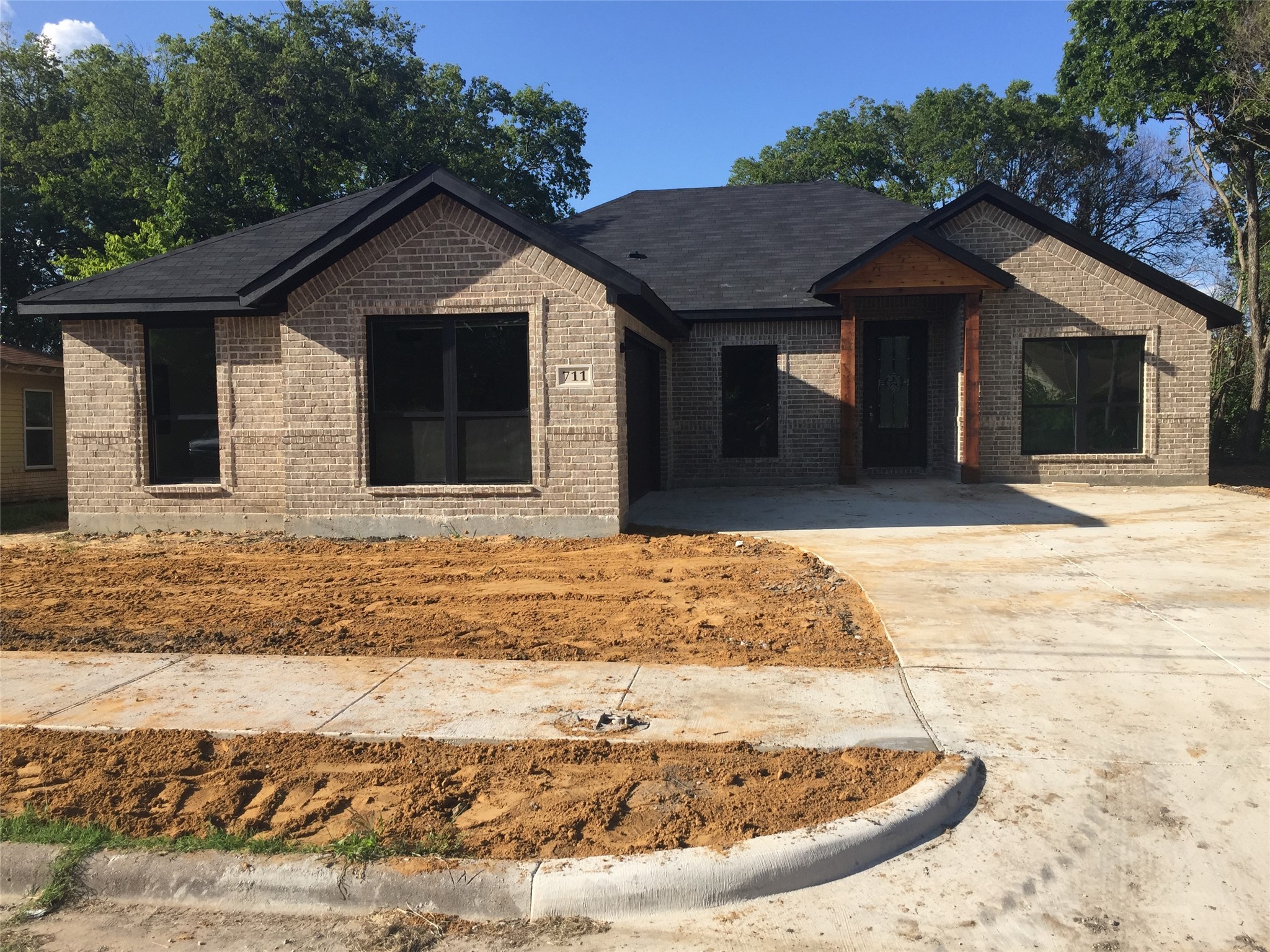 711 Perry Avenue Waxahachie TX 75165