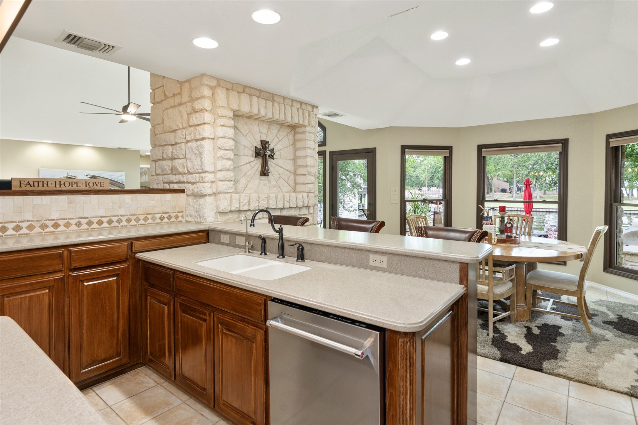 301 Northshore Trinidad TX 75163