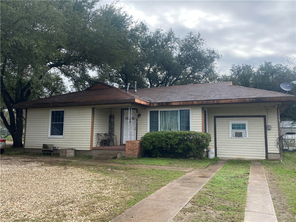 1012 E Titus Street Mexia TX 76667