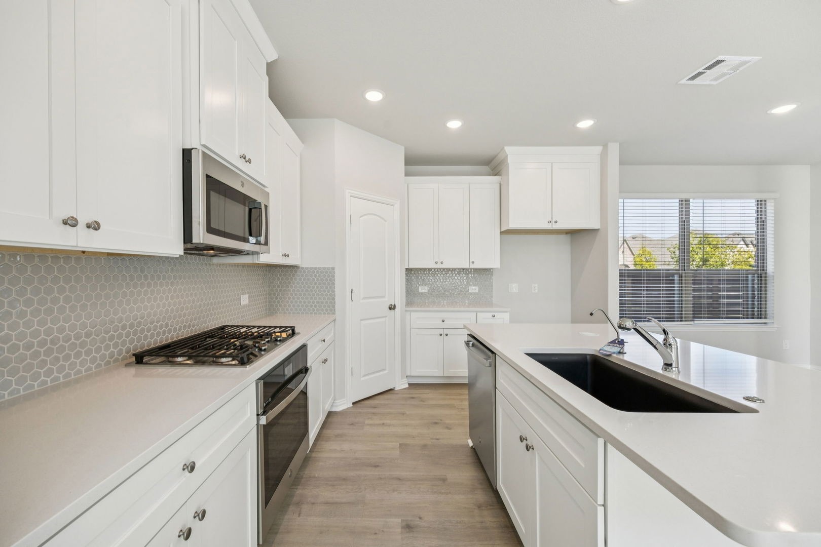 2101 Lone Oak Trail Mesquite TX 75181