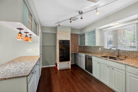 1608 Freeman Court Arlington TX 76013