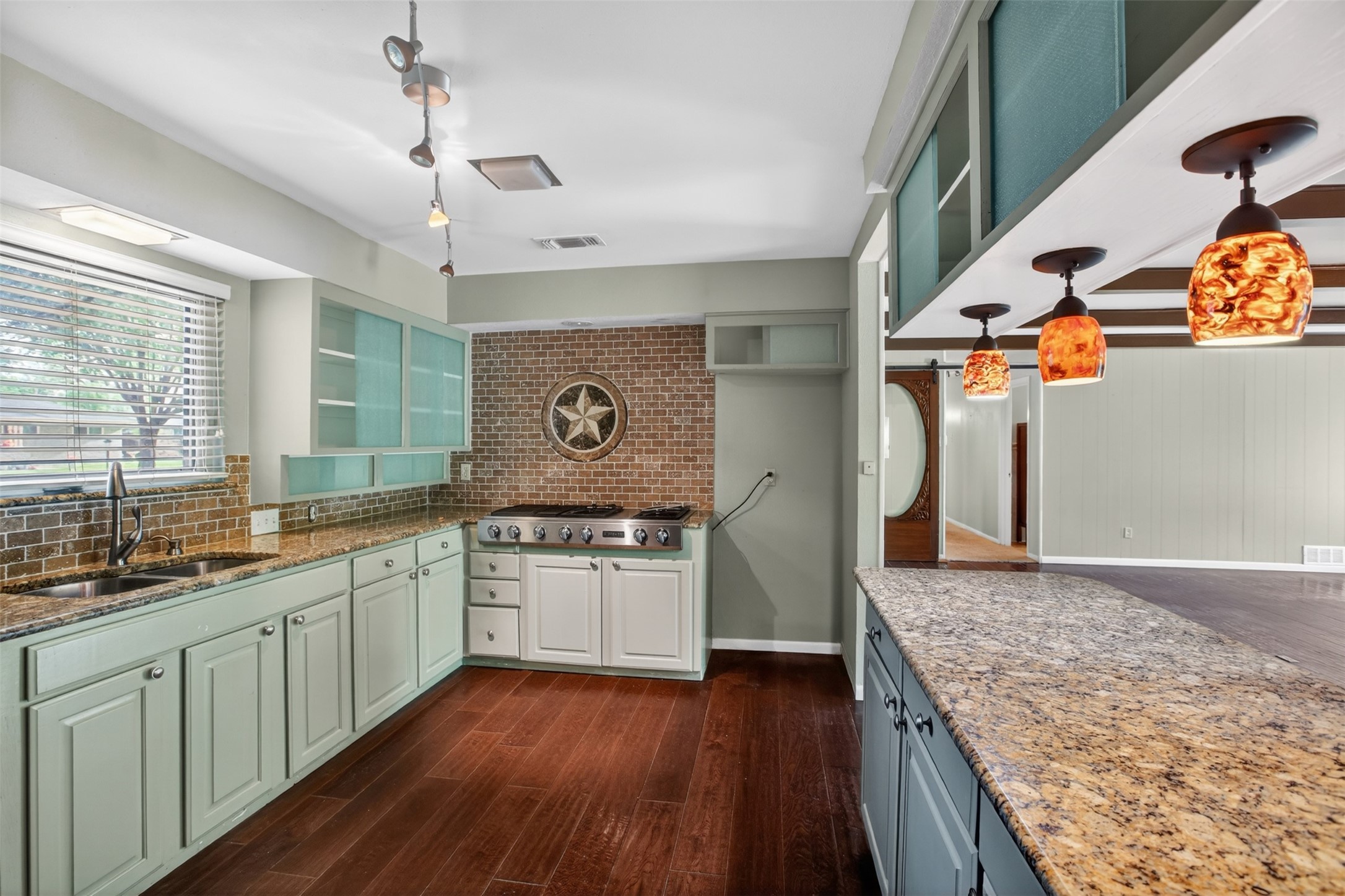1608 Freeman Court Arlington TX 76013
