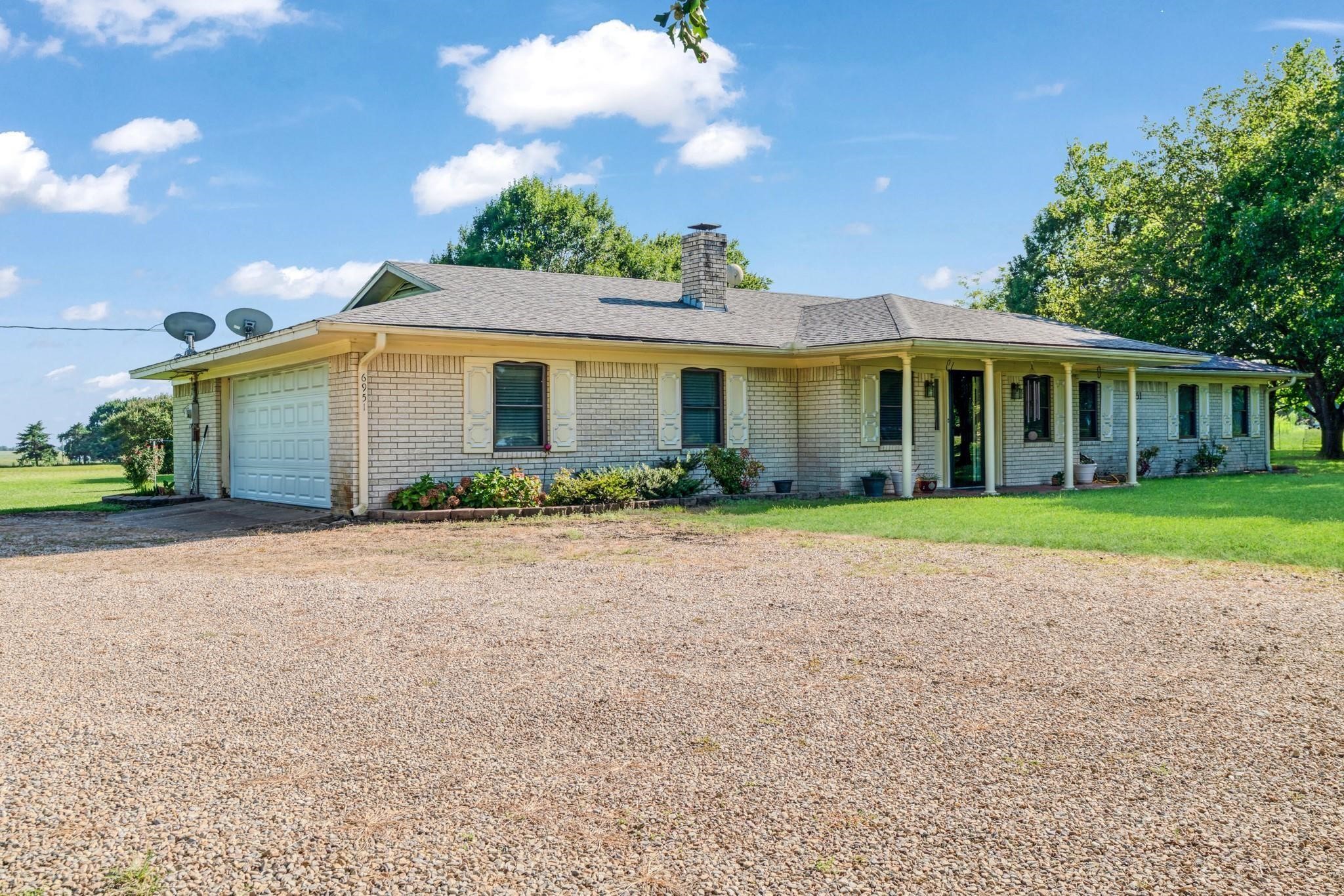 6951 Farm Road 1499 Sumner TX 75486