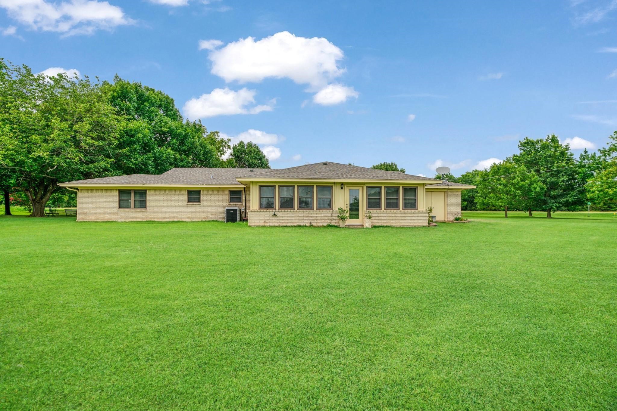6951 Farm Road 1499 Sumner TX 75486