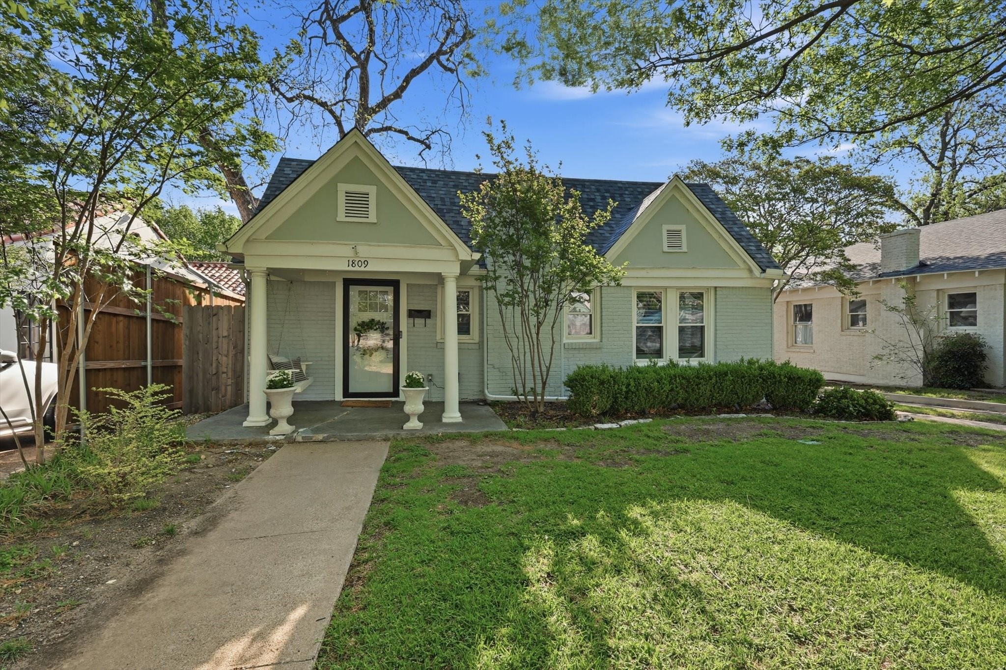1809 Thomas Place Fort Worth TX 76107