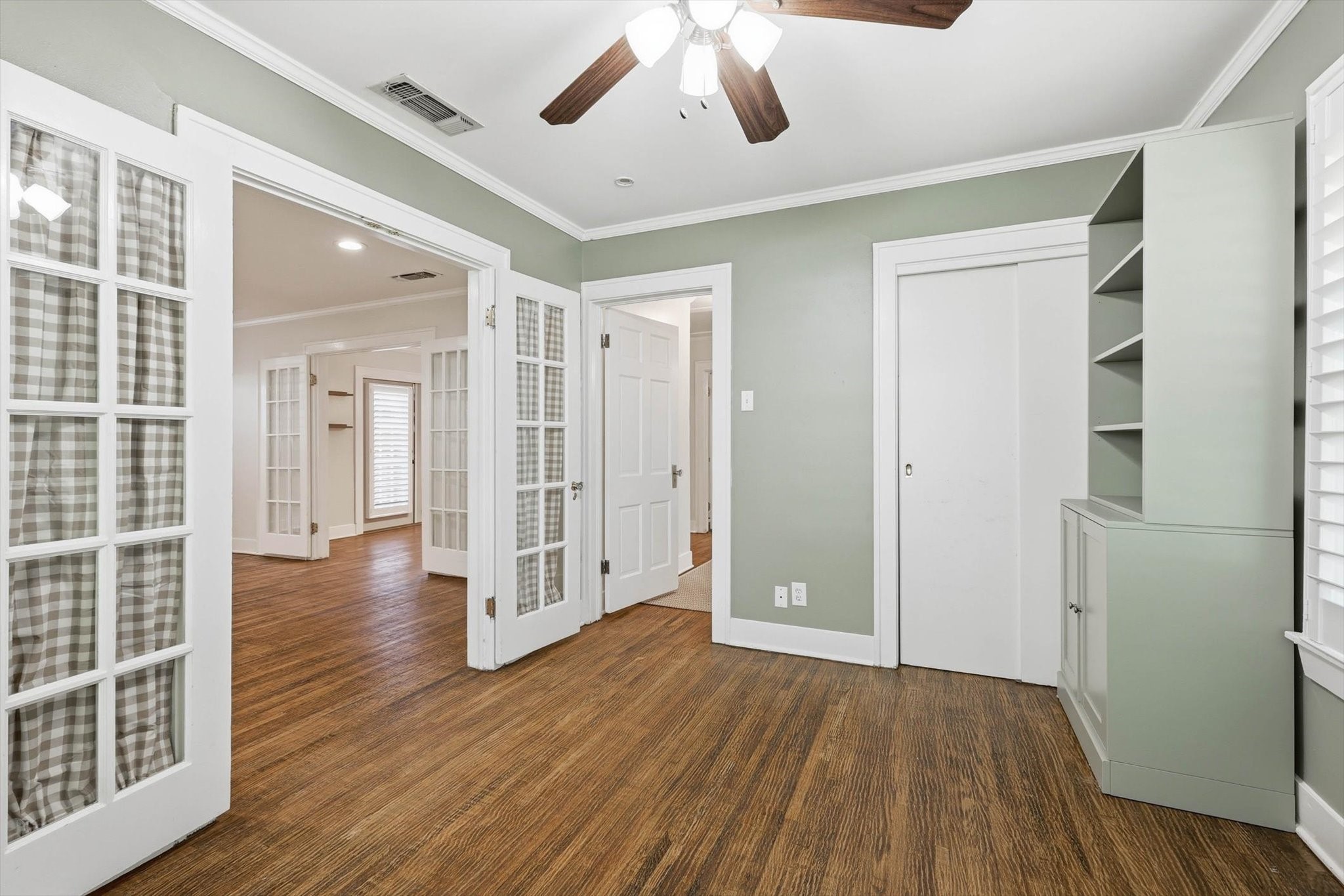 1809 Thomas Place Fort Worth TX 76107