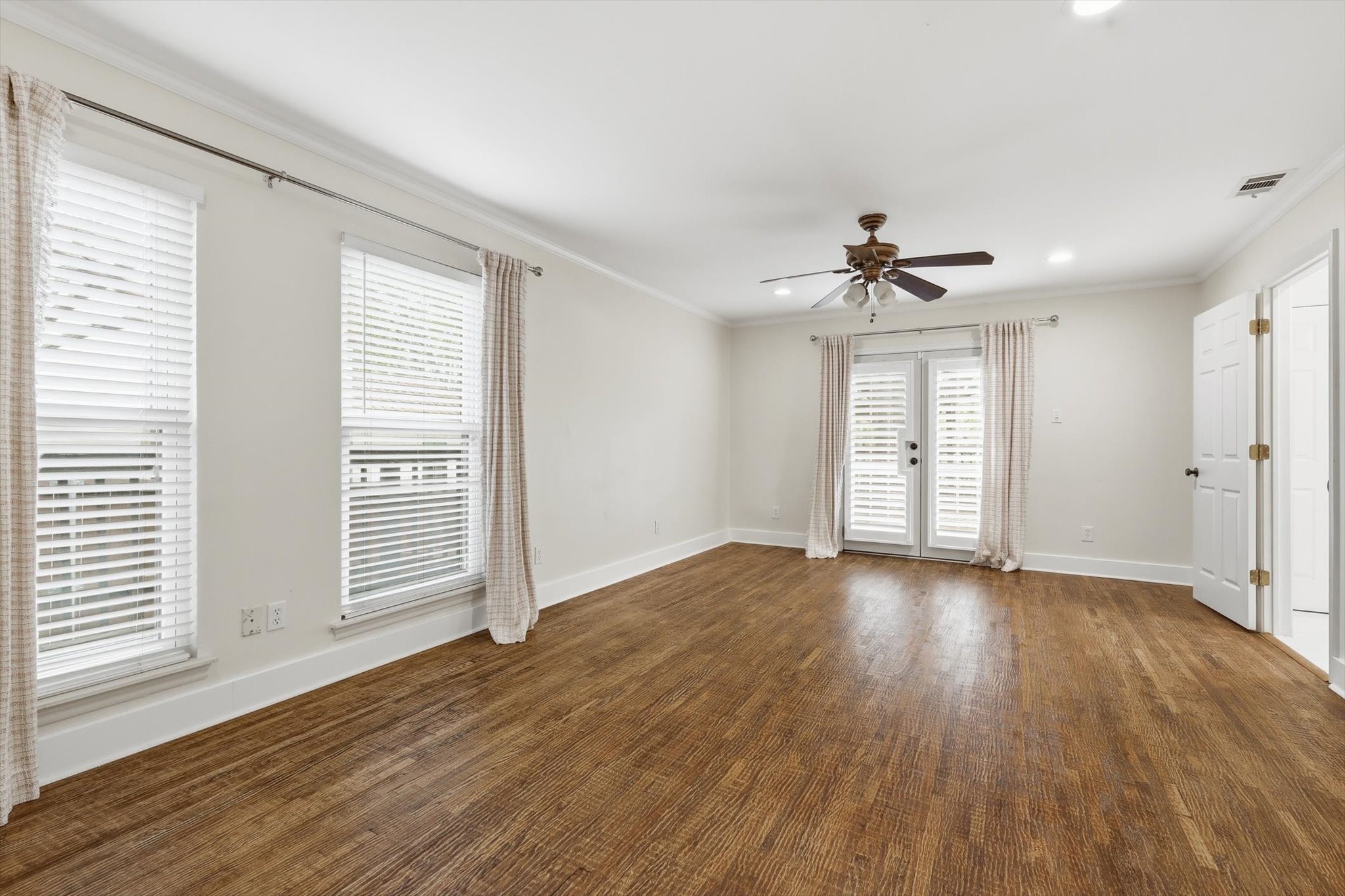 1809 Thomas Place Fort Worth TX 76107