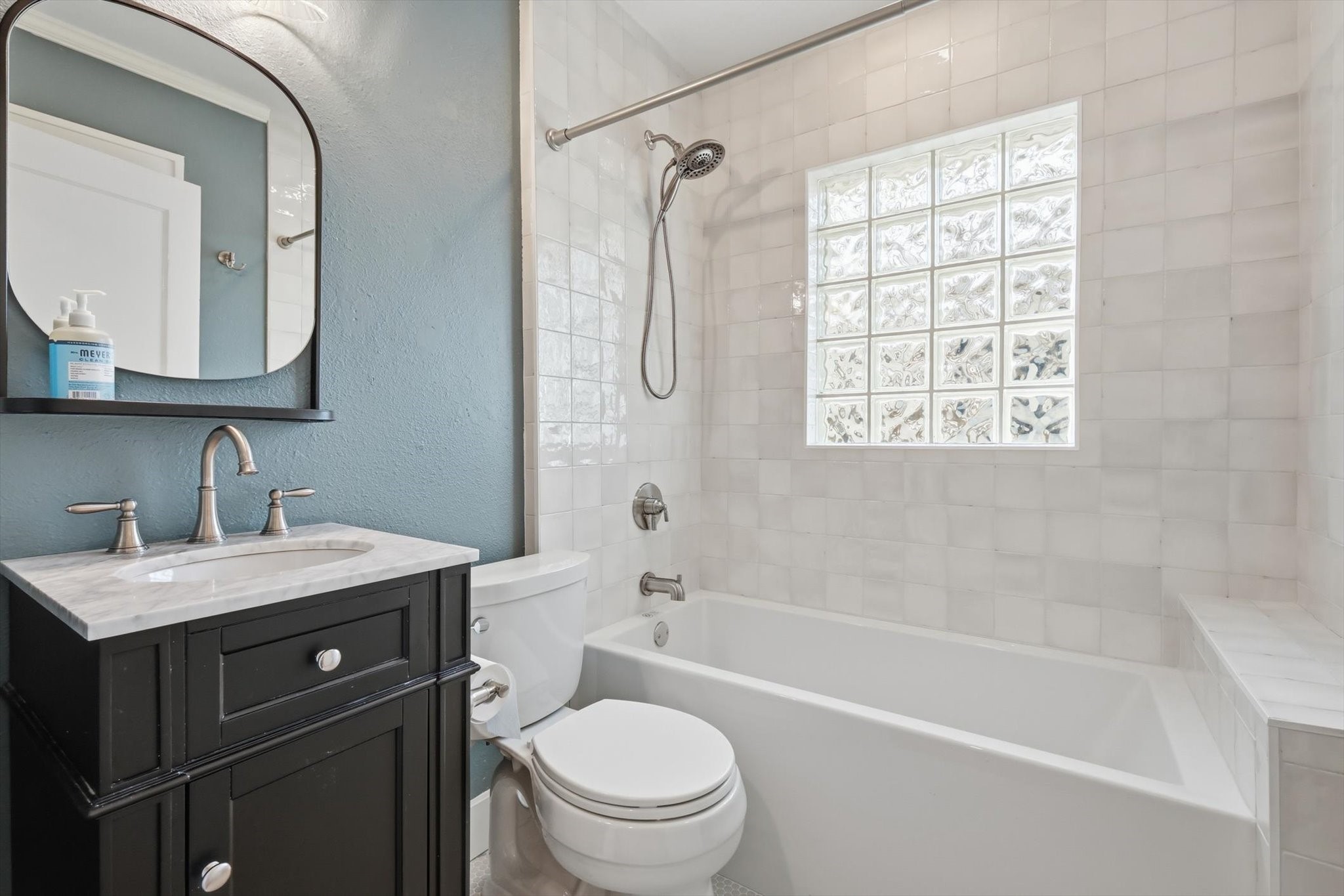 1809 Thomas Place Fort Worth TX 76107