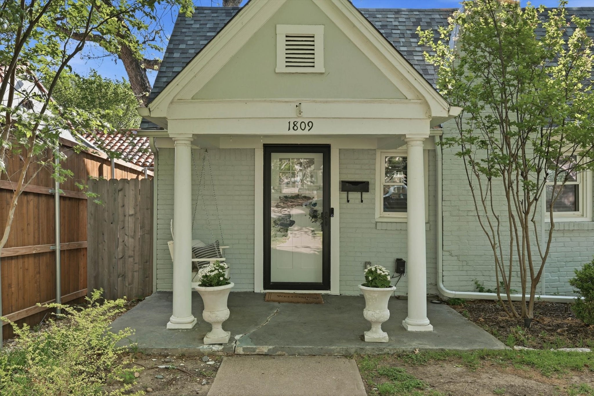 1809 Thomas Place Fort Worth TX 76107