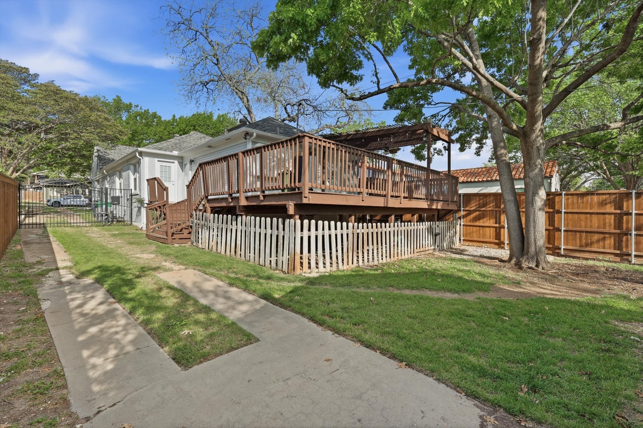 1809 Thomas Place Fort Worth TX 76107
