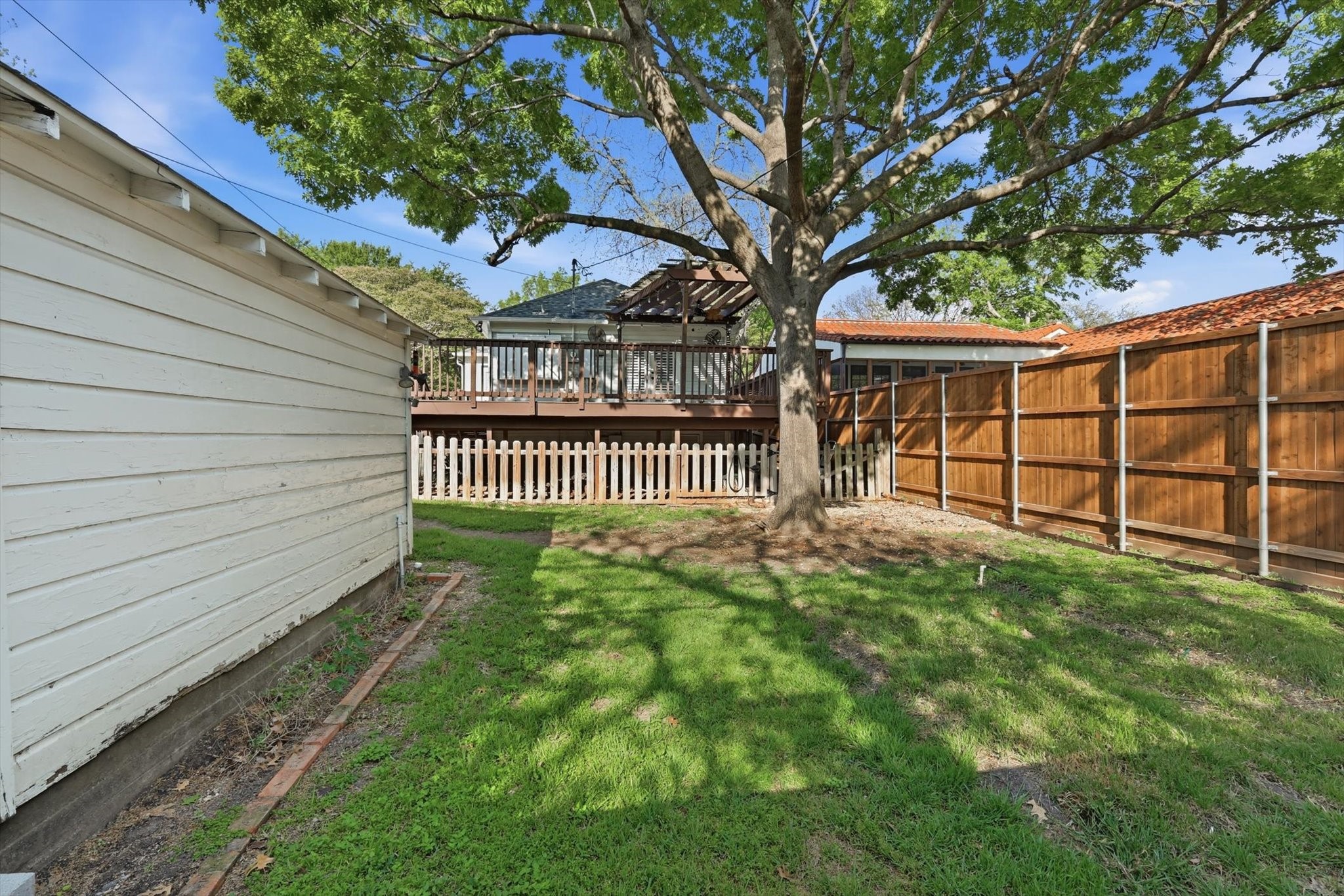 1809 Thomas Place Fort Worth TX 76107