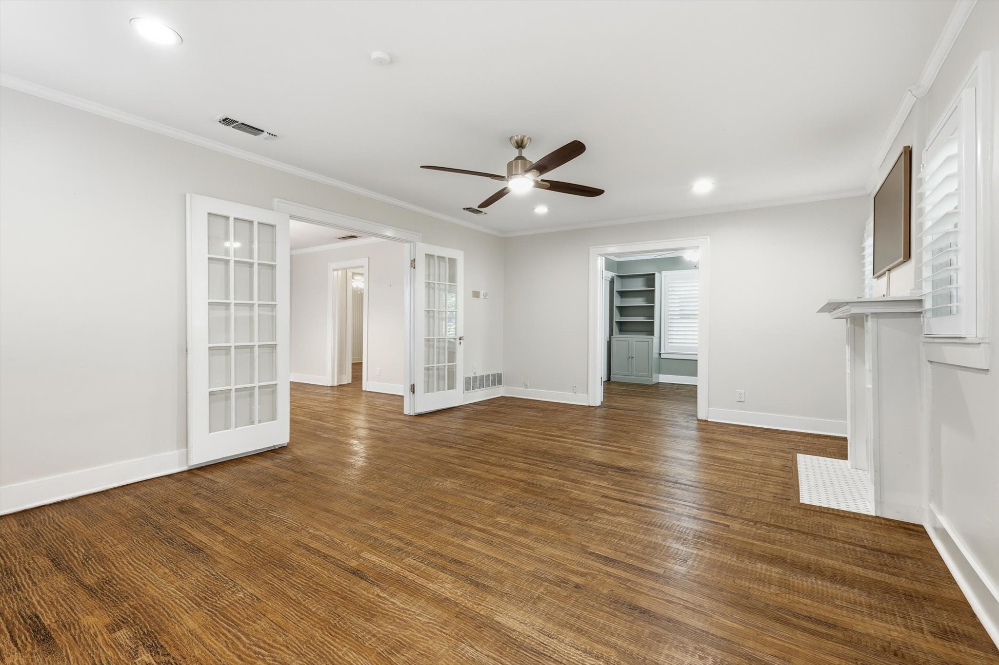 1809 Thomas Place Fort Worth TX 76107