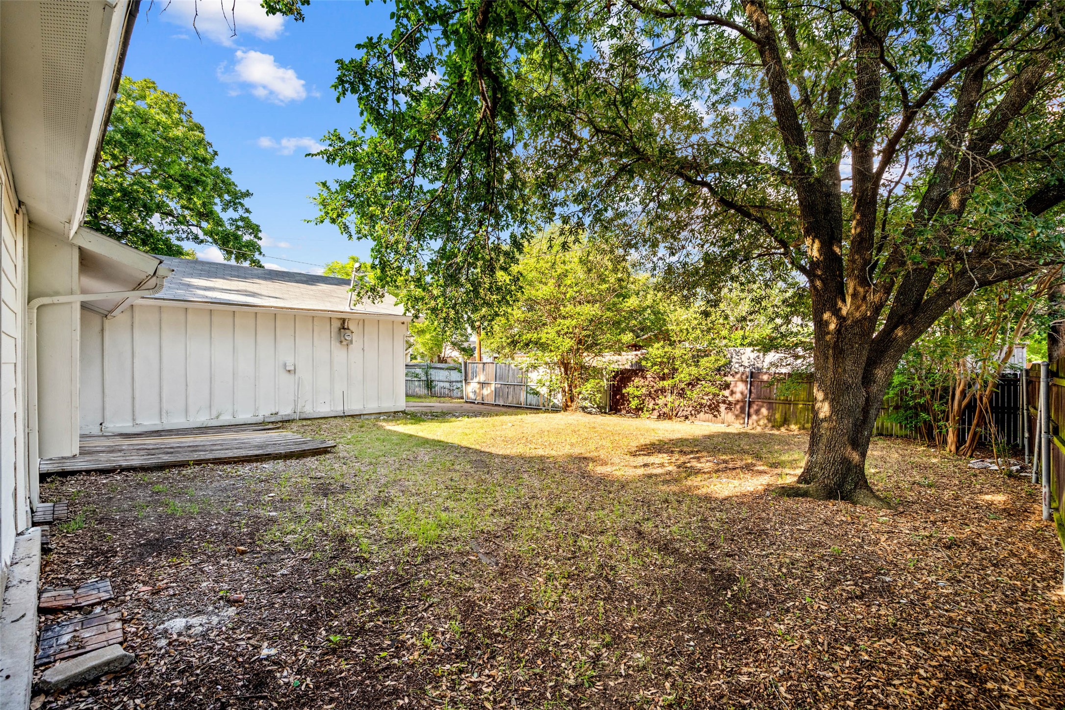 948 Carom Way Dallas TX 75217