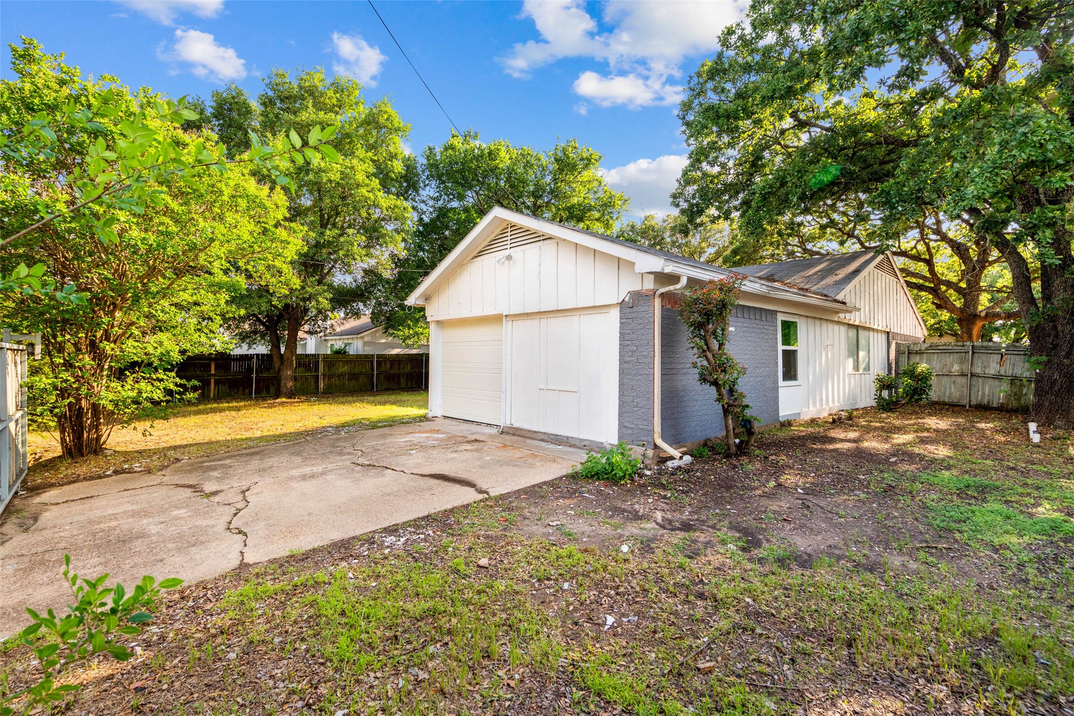 948 Carom Way Dallas TX 75217