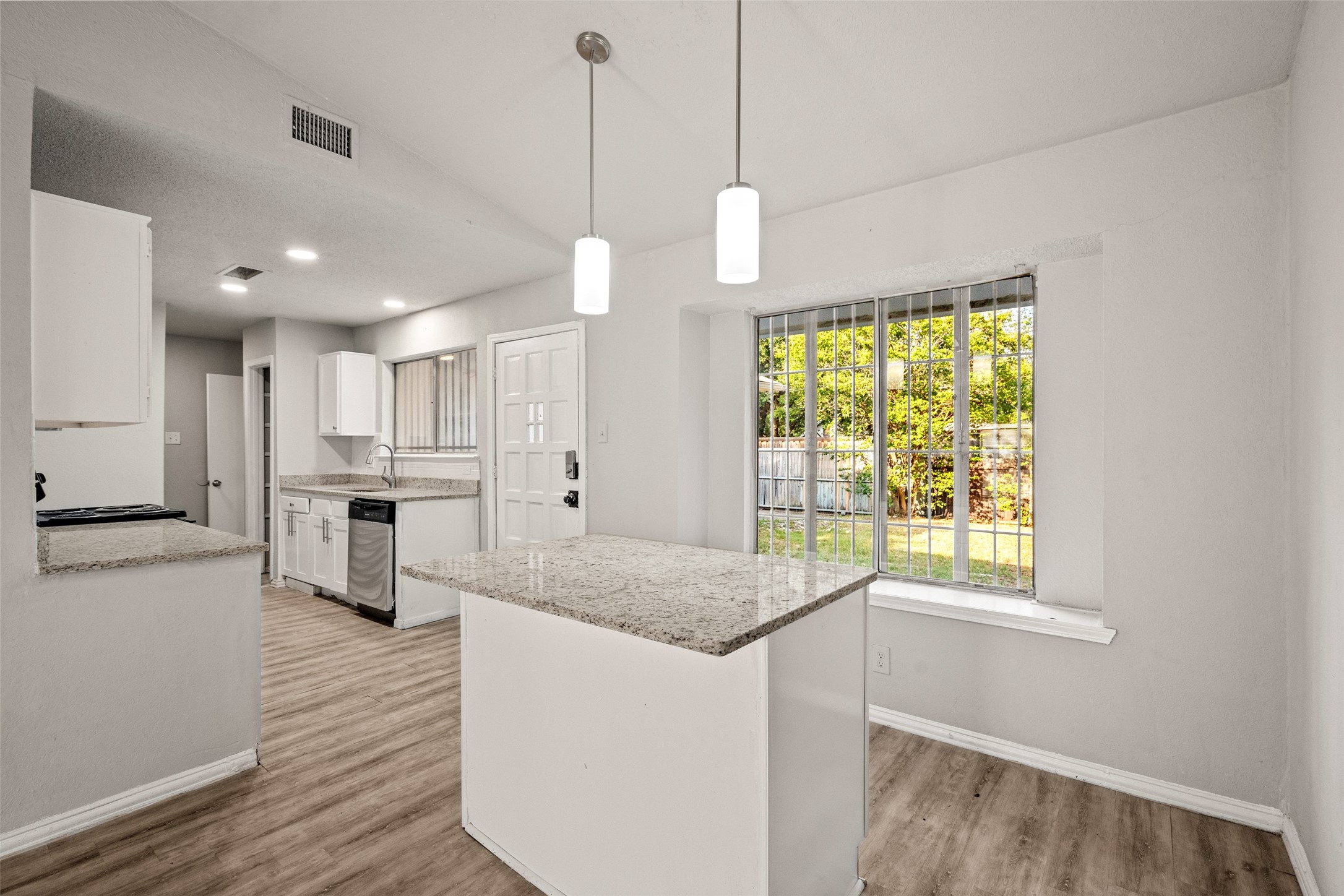 948 Carom Way Dallas TX 75217