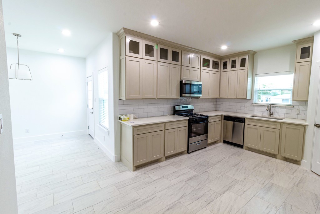 536 Highview Court Godley TX 76044