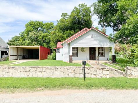 209 N Stratton Street Seymour TX 76380