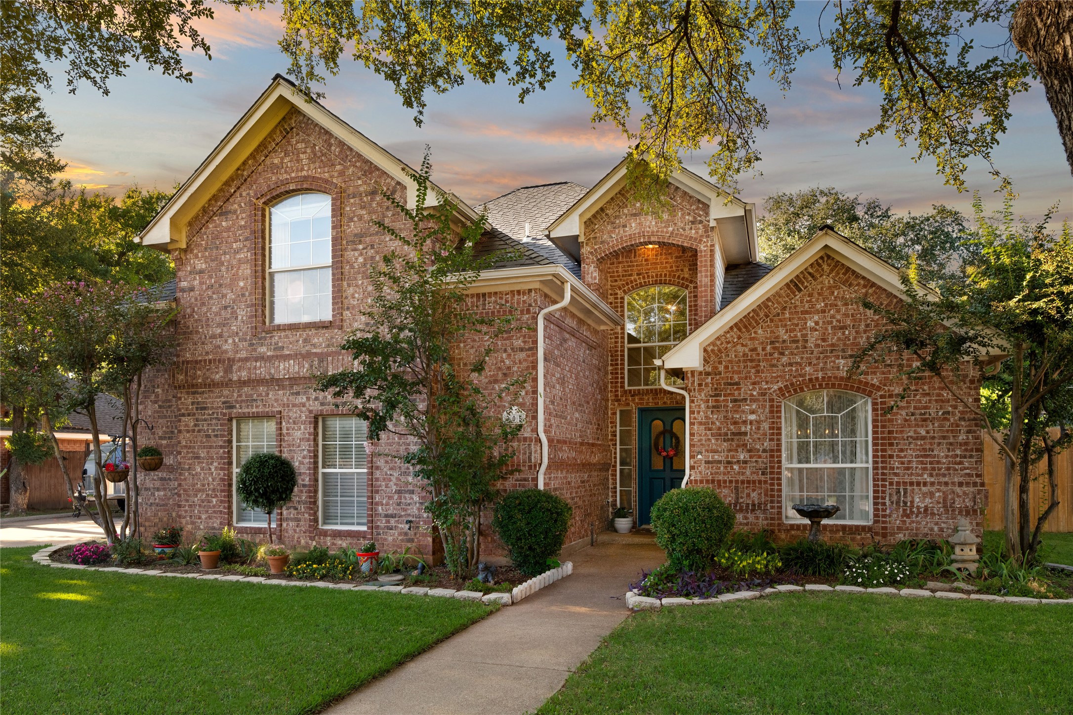 905 Red Oak Drive Mansfield TX 76063