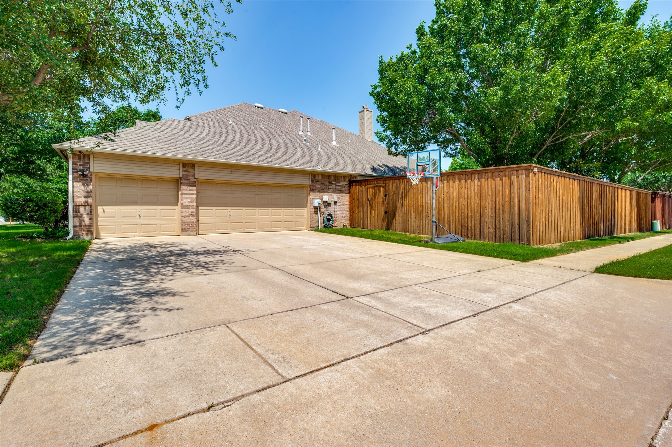1212 Diamond Leaf Drive Corinth TX 76208