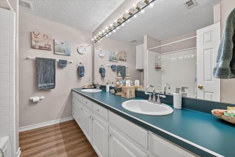 4043 Glenbrook Drive Arlington TX 76015