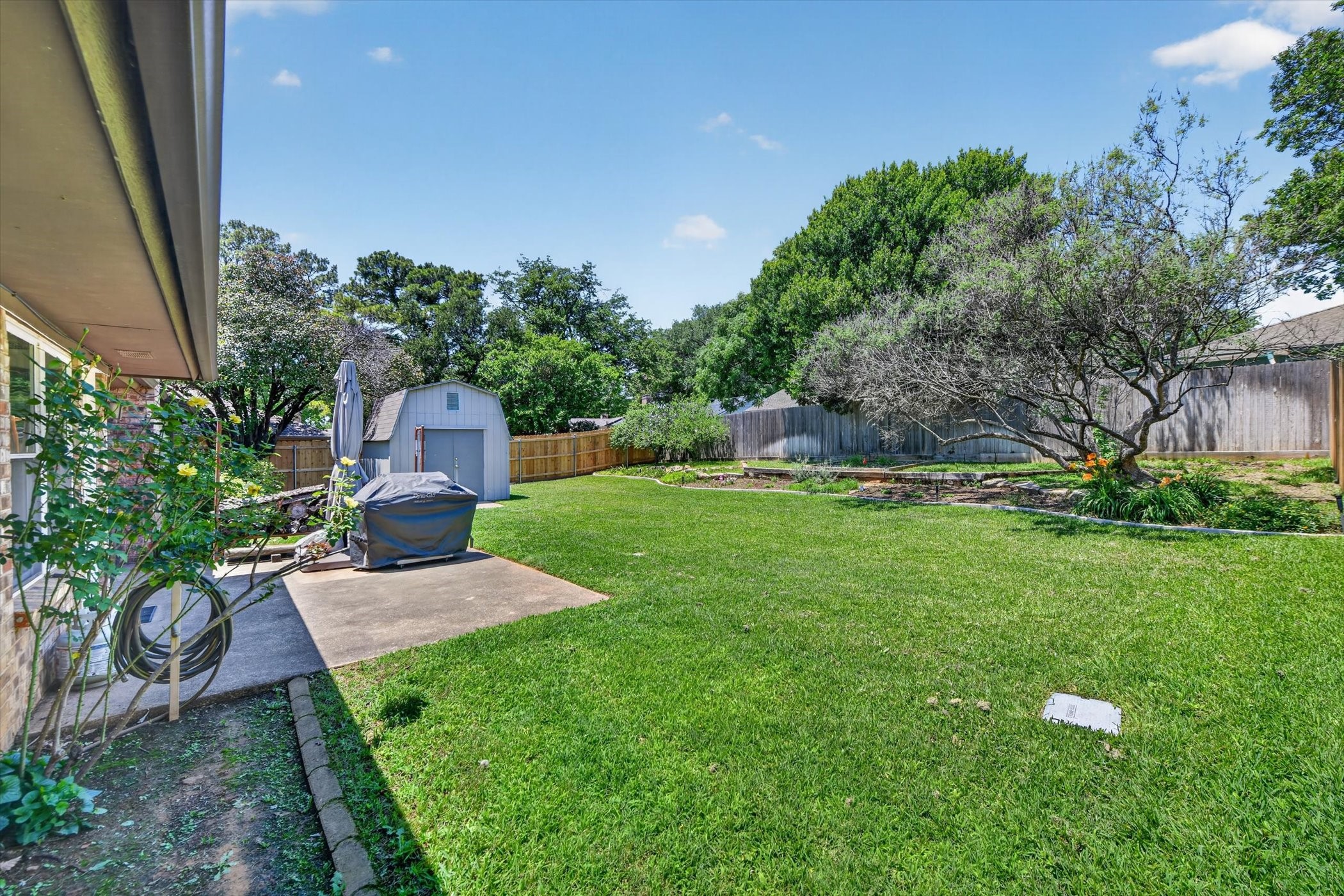 4043 Glenbrook Drive Arlington TX 76015
